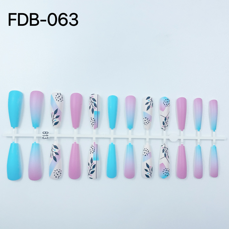 3D-false-nail-gradient-FDB063.webp